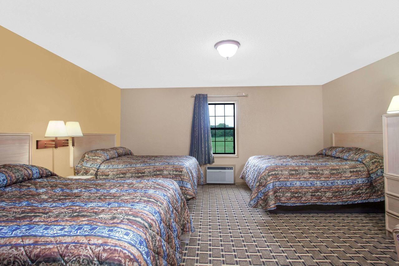 Knights Inn Wildersville Buitenkant foto